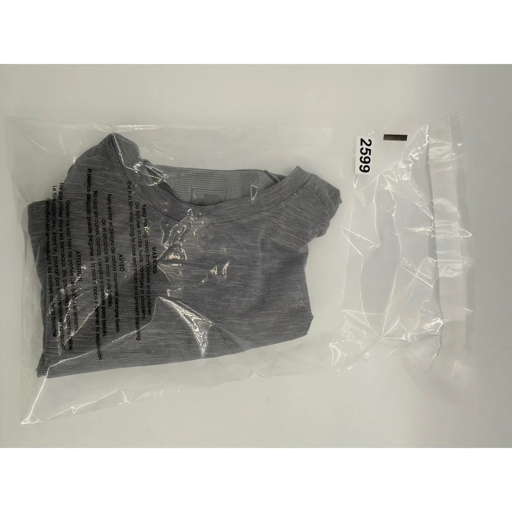 The North Face FlashDry Performance T-Shirt Large Polyester Grey Heathered Tee